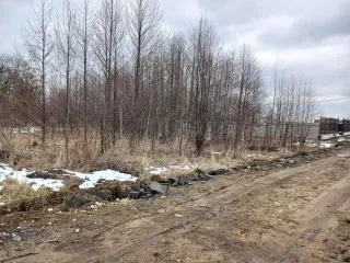 Земельный участок, общей площадью 813 кв. м., категория земель: земли сельскохозяйственного назначения; кадастровый номер: 50:23:0050446:974; виды разрешенного использования: для дачного строительства. Адрес: РФ, Московская область, Раменский район, сельское поселение Рыболовское, вблизи д…