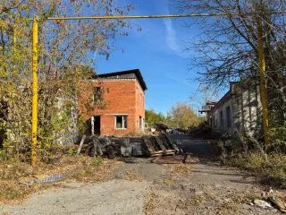 Нежилые здания площадью 7 кв.м, 85,7 кв.м и 481,6 кв.м, расположенные по адресу: Нижегородская область, г. Нижний Новгород, Приокский р-н, ул. Нижне-Валдайская, д. 32. Здание 7 кв.м, 1 этаж, кадастровый номер 52:18:0080221:6. Здание 85,7 кв.м, 2 этажа, кадастровый номер 52:18:0080221:7. Здание…