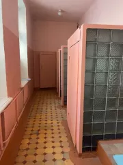 Нежилое помещение позиции на плане 2-18, 20, 21, общей площадью 749,6 кв.м., этаж: 2, кадастровый № 74:25:0302008:782. Адрес: Россия, Челябинская обл., г. Златоуст, ул. Кусинское шоссе, дом 1Б.