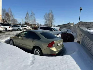 Легковой автомобиль Вольво S40, 2008 года выпуска, г/н О985РВ22, VIN YV1MS665982406036  отсутствуют подходящие ключи доступа, автомобиль не заводился с 2021г.