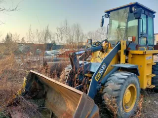 Погрузчик колесный XU GONG WZ30-25, 2013 года выпуска, государственный номер 9205ЕА79, заводской номер машины 1304J098, номер двигателя BY7G1D00139, цвет желто-черный, в нерабочем состоянии. Погрузчик колесный XU GONG WZ30-25, 2013 года выпуска, государственный номер 9205ЕА79, заводской номер…