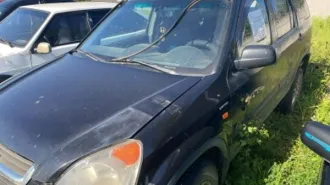 Honda CR-V 2002 Automobile HONDA CR-V, 2002 г.в., г/н М570СУ44, VIN SHSRD87202U010471 (Реализация по прямому назначению). Цвет черный, отсутствует запасное колесо, которое должно располагаться на двери багажника, уплотнительная резинка на лобовом стекле оторвана в верхней части, вмятины на двери…