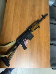 Гладкоствольное самозарядное ружьё Сайга-410. Наименование изделия: гладкоствольное самозарядное ружьё «Сайга‑410». Производитель: АО «Ижевский механический завод» (концерн «Калашников»). Калибр: .410 (патрон 410/76 — гильза длиной 76 мм). Тип оружия: гладкоствольное самозарядное ружьё на базе…