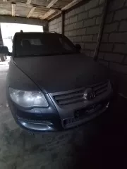 Volkswagen Touareg, 2007, VIN WVGZZZ7LZ7D073405, обремененное залогом ООО МФК "КарМани".