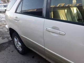 Легковой автомобиль марки Toyota Harrier, 1999 года выпуска, регистрационный номер В799НУ125, кузов № SXU150007999.
