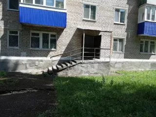 Нежилое помещение нежилое помещение, расположенное на 1 этаже жилого дома 
Общая площадь: 290.7 
Общие сведения об ограничениях и обременениях : нет 
Вид ограничений и обременений: нет 
Назначение нежилого помещения: нежилое 
Расположение в пределах объекта недвижимости (этажа, части этажа…