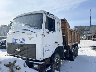 Грузовой самосвал МАЗ 551605 230 024, идентификационный номер  VIN  Y3M55160550005639 Грузовой самосвал МАЗ 551605 230 024, идентификационный номер  VIN  Y3M55160550005639, Цвет белый, год выпуска 2005. Тех. описание: государственные рег. знаки отсутствуют. Шины спущены  состояние невозможно…