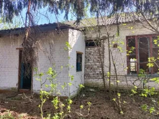 Нежилое здание 229,3 кв.м и земельный участок 4379 кв.м, Липецкая область нежилое здание с земельным участком в с.Чечеры, ул.Иванщина, д.8 нежилое здание, площадью 229,3кв.м., кадастровый номер: 48:05:0750117:114, расположенное по адресу: Российская Федерация, Липецкая область, Добровский…