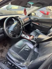 Toyota Camry 2013 года изготовления. Идентификационный номер (VIN) XW7BF4FK40S024760, категория ТС – В, цвет кузова – черный металлик, номер двигателя 2AR E548679, шасси отсутствует, кузов XW7BF4FK40S024760, тип двигателя – бензиновый, мощность 181 л.с. (133 кВт), рабочий объем 2494 куб.см.