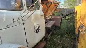 Грузовой самосвал ЗМЗ-5327, г.в. 1990, грн М300ОК 75RUS. Среднее неудовлетворительное состояние. Требует восстановления и проведения капитального ремонта основных агрегатов и узлов. Требует доукомплектации. Восстановление значительно затратно. Внешний вид неудовлетворительный. Грузовой автомобиль…