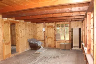 Два нежилых здания 156.8 кв. м, Московская область, Спецлесхоз Учинский. Общая площадь 156.8 кв. м, кадастровые номера: 50:13:0000000:20874, 50:13:0000000:20888. Количество этажей: 2. Назначение здания: Свободное.