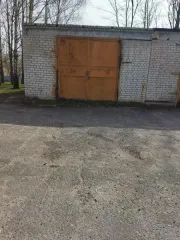 Гараж 54 кв.м и земельный участок 69 кв.м в Брянской области, село Жирятино, улица Мира, строение 8/2. Земельный участок площадью 69 +/- 3 кв.м, кадастровый номер 32:07:0180711:6, категория земель ЗНП, вид разрешенного использования для производственных нужд (гараж). Гараж площадью 54 кв.м…