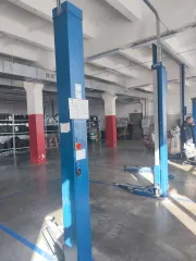 Подъемник двухстоечный NUSSBAUM, бывший в употреблении. Ознакомление с имуществом производится по адресу: Саратовская область, г. Энгельс, ул. Студенческая, д. 205, с момента публикации сообщения о продаже имущества и до окончания приема заявок по предварительной записи по телефону: 89270595555