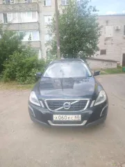 Volvo XC60 2013 года, черный цвет. VIN: YV1DZ8756D2449882. Кузов: YV1DZ8756D2449882. Объем двигателя 2400 см³, мощность 119.9 кВт/163 л.с. Экологический класс 5. Тип: легковой универсал.