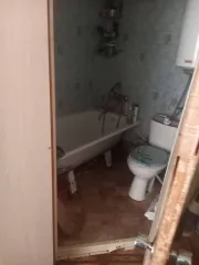 Доля комнаты 16.80 кв.м., Астраханская область, 1/4 доля комнаты в Астраханской области, еще 1/4 доля комнаты, площадь 16.80 кв.м., назначение: Жилое, этаж: 2, адрес: Россия, Астраханская область, город Камызяк, улица Южная, дом 1, корпус ком 2, квартира 4, кадастровый номер: 30:05:040132:1019