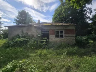 Нежилое здание 221,4 кв.м с участком 603 кв.м, Новгородская область. Здание, нежилое, площадью 221,4 кв.м., КН 53:02:0000000:11160, по адресу: Российская Федерация, Новгородская область, муниципальный округ Боровичский, деревня Починная Сопка, улица Советская, дом 18, с земельным участком, площадью…