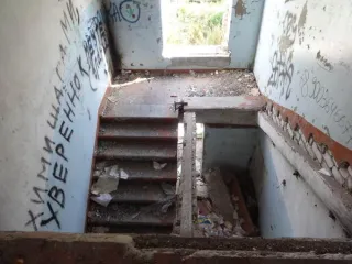 Земельный участок площадью 3896 кв.м с административным зданием 504.2 кв.м по адресу: Брянская область, р-н Клетнянский, пгт. Клетня, ул. Заозерная, 35. Кадастровый номер участка: 32:11:0270408:5. На участке расположено административное здание общей площадью 504.2 кв.м, кадастровый номер…