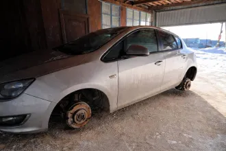 Opel Astra, 2012. Легковой автомобиль марки Opel, модель Astra, год выпуска 2012, идентификационный номер (VIN): XUFPD6DD6D3003483. Ознакомиться с имуществом можно по месту его нахождения по адресу: г. Алапаевск ул. Зои Космодемьянской, 12. Контактные данные лица, осуществляющего хранение…