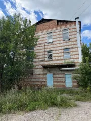 Учебный корпус 2027,3 кв.м, земельный участок 7417 кв.м, Тюменская область. Нежилое здание, учебный корпус, кадастровый номер 72:26:0104001:1252, площадь 2027,3 кв.м. Земельный участок, кадастровый номер 72:26:0102002:1676, площадь 7417+/-44 кв.м. Нежилое здание, учебный корпус, кадастровый номер…