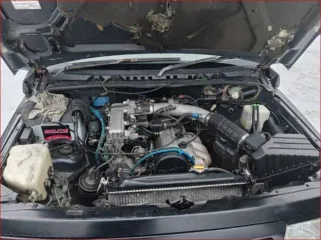 Suzuki Escudo 1995 года выпуска. Идентификационный номер (VIN) отсутствует. Модель, № двигателя: G16A-41460, шасси (рама) № TA01W. Цвет кузова: черный. Мощность двигателя 100 л.с. (75 кВт), рабочий объем 1590 куб.см. Разрешенная максимальная масса 1350 кг, масса без нагрузки 1130 кг…