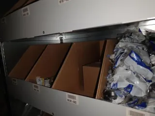 ТМЦ (движимое имущество в количестве 24 099 поз. (автомобильные запчасти)). Движимое имущество в количестве 131 поз. (транспортные средства).