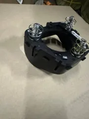 Звездочка велосипедная, 3 грузовых места. Металлическая форма для выпечки кексов, арт. КН-1361. Металлическая складная полка, арт. НК-3913. Запчасти для автомобиля: корпус заднего багажника пластмассовый, артикул K001-1027434-9. Мини-вафельница, арт. 070, вес брутто, 16 грузовых мест. Фара…