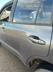 Toyota Land Cruiser 200, 2009 г.в., VIN – JTMHT05J805056007, ПТС 78УЕ 937622; цвет кузова серый; 288 л.с.; тип двигателя бензиновый; категория ТС В, экологический класс четвертый, имущество обременено залогом Сырцова Сергея Анатольевича.