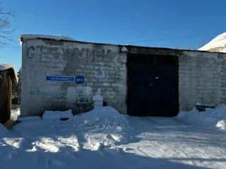 Имущественный комплекс в г. Якутск: нежилое здание 488,9 кв.м и земельный участок 1147 кв.м. Здание нежилое, площадью 488,9 кв.м., кадастровый номер 14:36:104015:5138 (возможен только внешний осмотр здания, доступ в помещения отсутствует) + ЗУ площадью 1147 кв.м., с кадастровым номером…