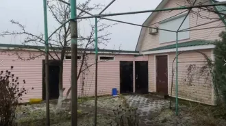 Земельный участок и жилое строение, 98,1 и 1200 кв.м, Чеховский район, Московская область. Земельный участок с жилым строением. Жилое строение без права регистрации проживания, кадастровый номер 50:31:0000000:48106 Московская область, Чеховский район, сельское поселение Баранцевское, СНТ…