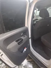 Volkswagen Amarok, 2011 года, 163 л.с., АКПП. Транспортное средство: автомобиль Volkswagen 2H Amarok, год выпуска: 2011, VIN: WV1ZZZ2HZCA004848, регистрационный знак: Х 392 КН 19, цвет белый. Неисправен двигатель, следы коррозии на кузове, вмятины на капоте.