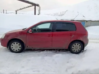 Volkswagen Golf, VIN WVWZZZ1KZ8W335789, легковой автомобиль категории B, 2008 года выпуска. Двигатель BSE 649064, бензиновый, объем 1595 см³, мощность 102 л.с. (75 кВт), экологический класс четвертый. Кузов WVWZZZ1KZ8W335789, красный. Максимальная масса 1830 кг, масса без нагрузки 1173 кг…