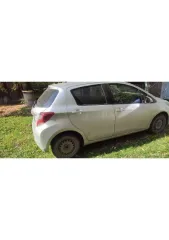 Toyota Vitz 2015 года выпуска, VIN отсутствует, номер кузова KSP130-2157136, госномер С496РК70.