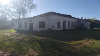 Нежилое здание столовая 309,4 кв.м и земельный участок 906 кв.м, Ростовская область недвижимое имущество нежилое здание (столовая) - кадастровый номер здания 61:34:0040101:3900;общая площадь 309,4 кв.м. Приватизация здания осуществляется одновременно с отчуждением победителю аукционна земельного…