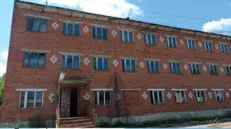 Имущественный комплекс: 3 нежилых здания и участок, 1098,4 м², Тульская обл., Алексинский р-н. Комплекс состоит из административно-бытового корпуса (кадастровый номер 71:00:000000:63846), кузницы (кадастровый номер 71:00:000000:49418), столярного цеха (кадастровый номер 71:00:000000:71506) и…
