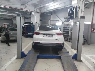 Четырехстоечный подъемник Technoservice Group 526B, 2005 года выпуска, бывший в употреблении, серийный номер А055120. Осмотр по адресу: Саратовская область, город Энгельс, улица Студенческая, дом 205, по предварительной записи по телефону 89270595555.