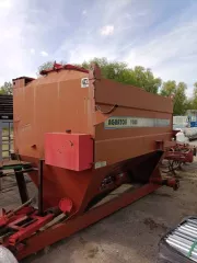 Пневматический посевной комплекс Agrator-9800 (бункер 9 куб.м), заводской номер 175, год изготовления 2012.