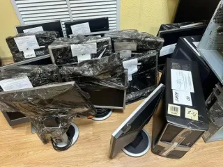 Офисная техника: системные блоки - 9 шт., мониторы - 20 шт., беспроводной маршрутизатор - 1 шт., роутер - 1 шт. Проверка исправности имущества не проводилась. Погрузка и транспортировка имущества с места хранения осуществляется покупателем силами и за счет покупателя. Имущество продается в том…