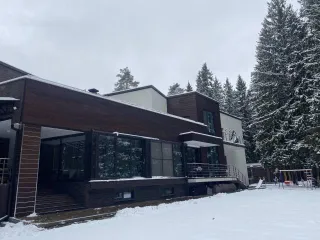 Дом 528,7 кв.м и земельные участки в Московской области. Земельный участок общей площадью 625 кв. м, кадастровый № 50:20:0050328:56, местоположение установлено относительно ориентира, расположенного в границах участка, почтовый адрес ориентира: Московская область, Одинцовский район, с/о Успенский…