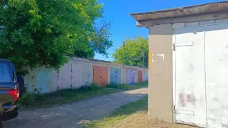 Гараж с земельным участком, 20.7 кв.м, Владимирская область. Нежилое здание, наименование: гараж, кадастровый номер 33:06:010103:619, площадь 20,7 кв.м, количество этажей: 1, адрес: Владимирская область, м.о. Камешковский, г. Камешково, тер. ГСК Камешковец, г-ж 136; земельный участок с кадастровым…