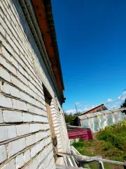 Земельный участок площадью 4371 кв.м и нежилое здание площадью 51.7 кв.м, расположенные по адресу: Республика Бурятия, Хоринский район, село Хоринск, улица Строительная, дом 1 "б". Кадастровые номера: 03:21:270235:65 и 03:21:270235:69.