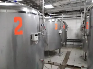 Пивоваренное технологическое оборудование BLONDERBEER.Tuere N 2000 I (пивоваренный завод) «BLONDERBEER.Туре N 2000 I», состоящее из: Бойлер. Сек-01. blonderbeer (1 шт.); фильтрационная емкость ССЕ-01. blonderbeer (1 шт.); Заторно сусловарочный котел СЕС-01. blonderbeer (2 шт.); ВИРПУЛ…