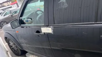 Land Rover Discovery 3 2008 года выпуска, черный цвет, тип – легковой универсал. VIN: SALLAAA148A474213, номер двигателя: 0284676, мощность 190 л.с., государственный регистрационный знак К382КР126. Имеются ограничения: запреты на регистрационные действия. Адрес: Ставропольский край, г. Пятигорск…