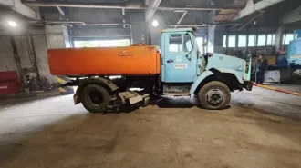 Поливомоечная машина КО-713-01 (VIN X5H713010W0013772). Пробег 260799 км, 1998 год выпуска. Назначение: pryamie.