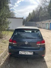 Автомобиль Volkswagen Golf 2011 года выпуска, VIN WVWZZZ1KZBW311416, госномер Е215РР799, серо-синий цвет.
