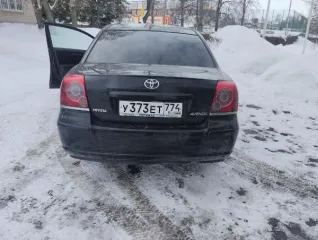 Toyota Avensis 2007 года выпуска. Государственный номер У373ЕТ774. Пробег 464000 км. Легковой автомобиль. Объем двигателя 1998 см³, мощность 147 л.с. Коробка передач — автомат, привод передний. VIN: SB1BJ56L40E100257. Экологический класс 4. Действие регистрационного знака до 10.02.2026.