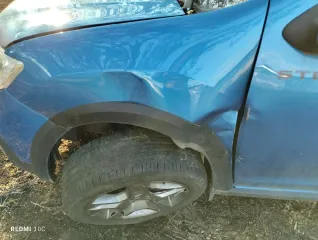 Автомобиль Renault Sandero Stepway, 2020 г.в., VIN: X7L5SRLT666683013, цвет кузова: синий, тип транспортного средства: легковой универсал. Повреждения колёс (шин), элементов ходовой части, стекол, фар, указателей поворота, стоп-сигналов и других стеклянных элементов (в т.ч. зеркал), а также…