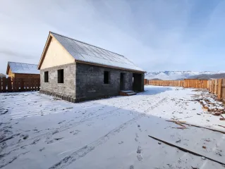 Дом 92,1 кв.м. и земельный участок 812 кв.м., г. Шагонар, Республика Тыва дом, площадью: 92,1 кв.м., с кадастровым номером: 17:13:0402001:2791, расположенный на земельном участке, площадью: 812+/-10 кв.м., с кадастровым номером: 17:13:0402001:2154. Адрес: Российская Федерация, Республика Тыва, р-н…