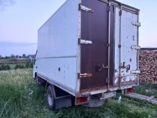 ISUZU NKR55e 2007, автомобиль марки ISUZU, модель NKR55E, 2007 г.в., VIN X0V37243371000148, является предметом залога ПАО «Совкомбанк». Осмотр имущества осуществляется по предварительной записи с организатором торгов, контактный телефон: +79126876561, эл. адрес: shamoi.arbitr@yandex.ru.