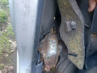Ford Focus 2004 легковой, VIN X9FFXXEEDF4S42493, на условном ходу. VIN-номер частично не читаемый, требуется ремонт.