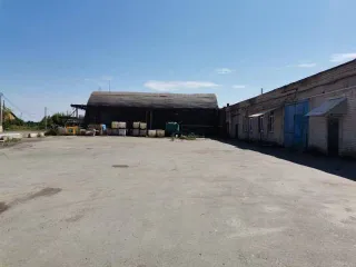 Здание нежилое производственное, кадастровый номер: 74:30:0301044:22, местоположение: Челябинская область, г. Копейск, п. Горняк, пер. Ломоносова, д. 30, площадь: 1375,3 кв. м. Сооружение инженерно-коммуникационное, кадастровый номер: 74:30:0301044:24, местоположение: Челябинская область, г…